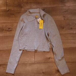 NWT Daisy Women's Light Gray Cropped Turtleneck Sweater